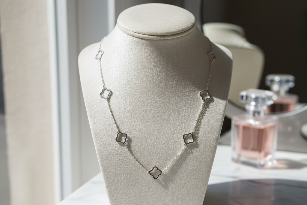 collier long trèfle