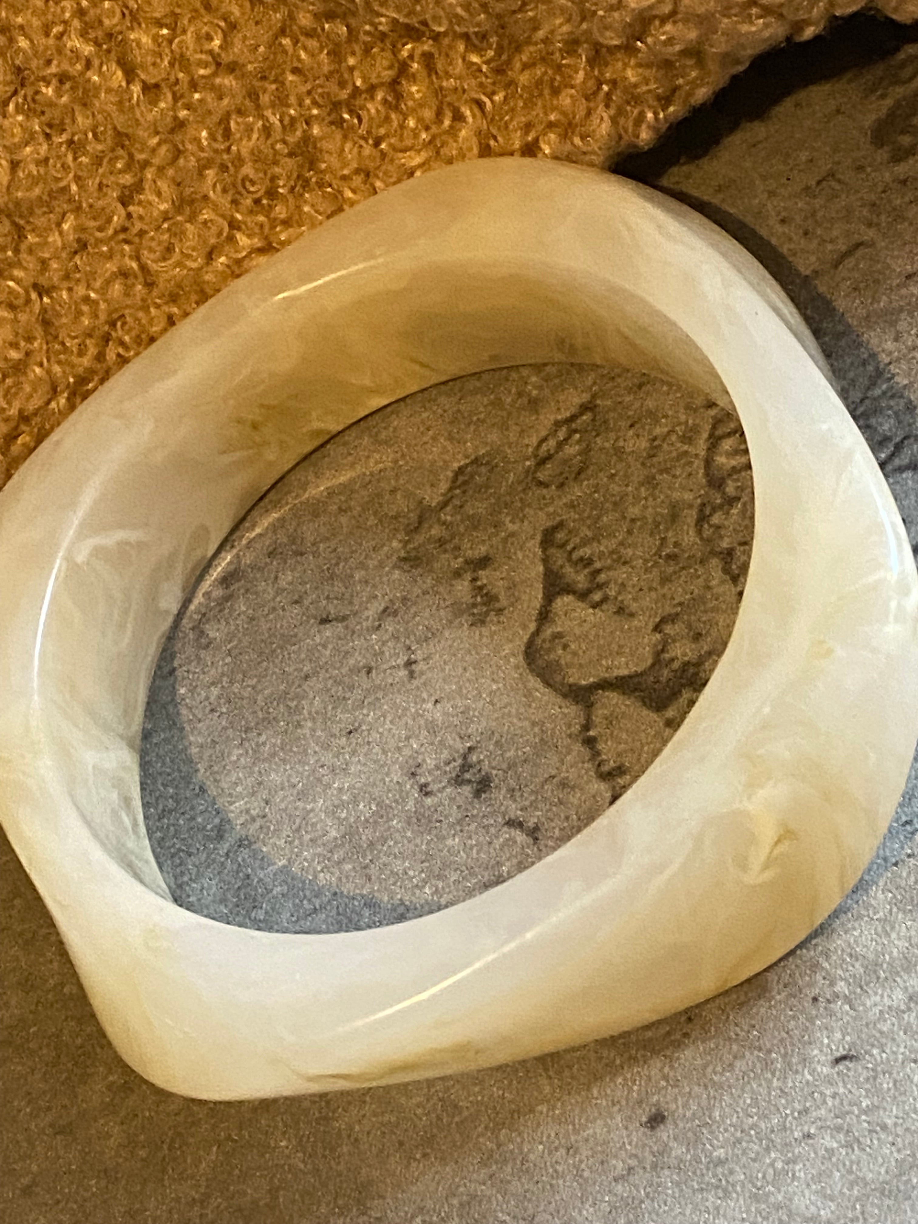 Bracelet en résine blanc nacré