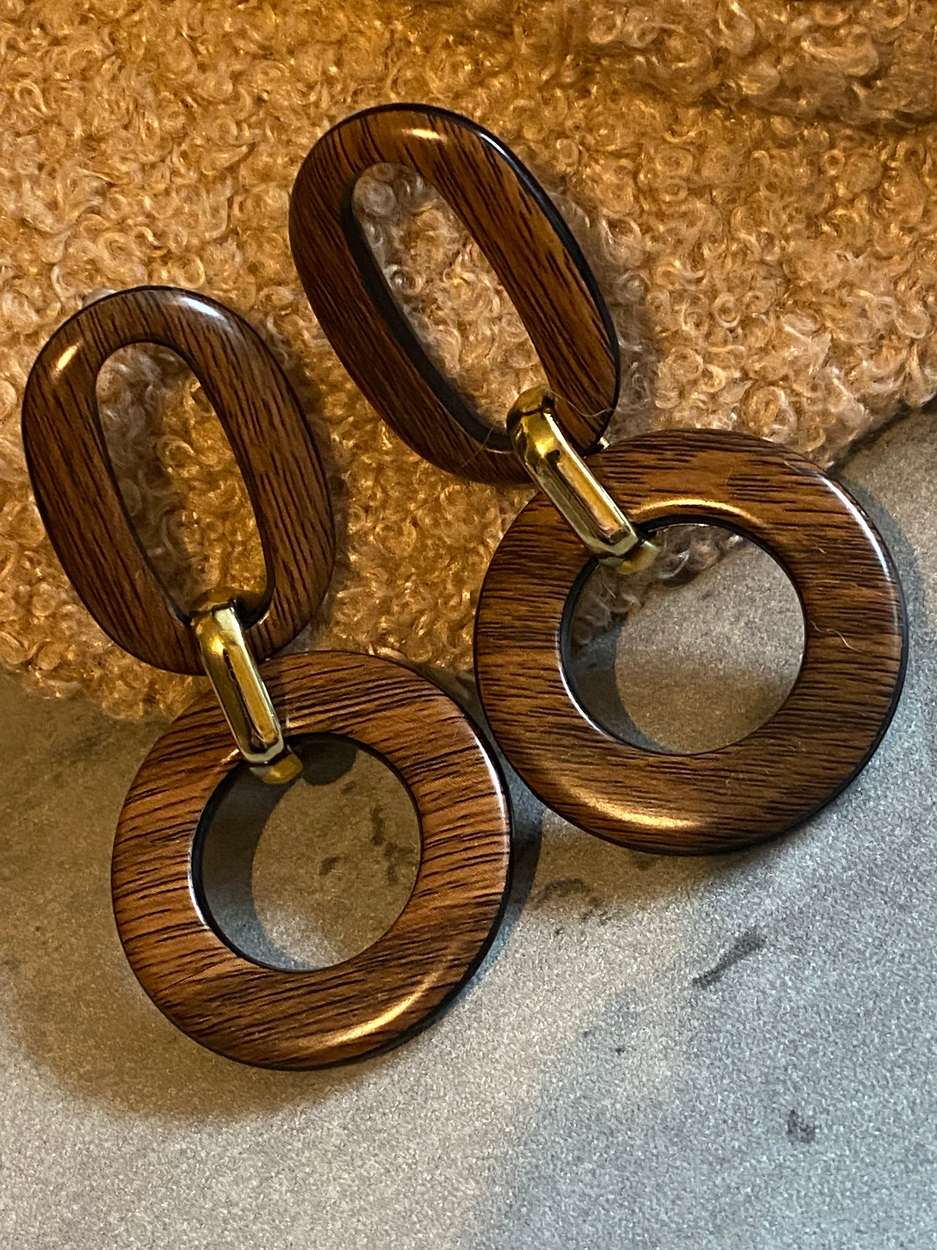 Boucle d’oreille en bois