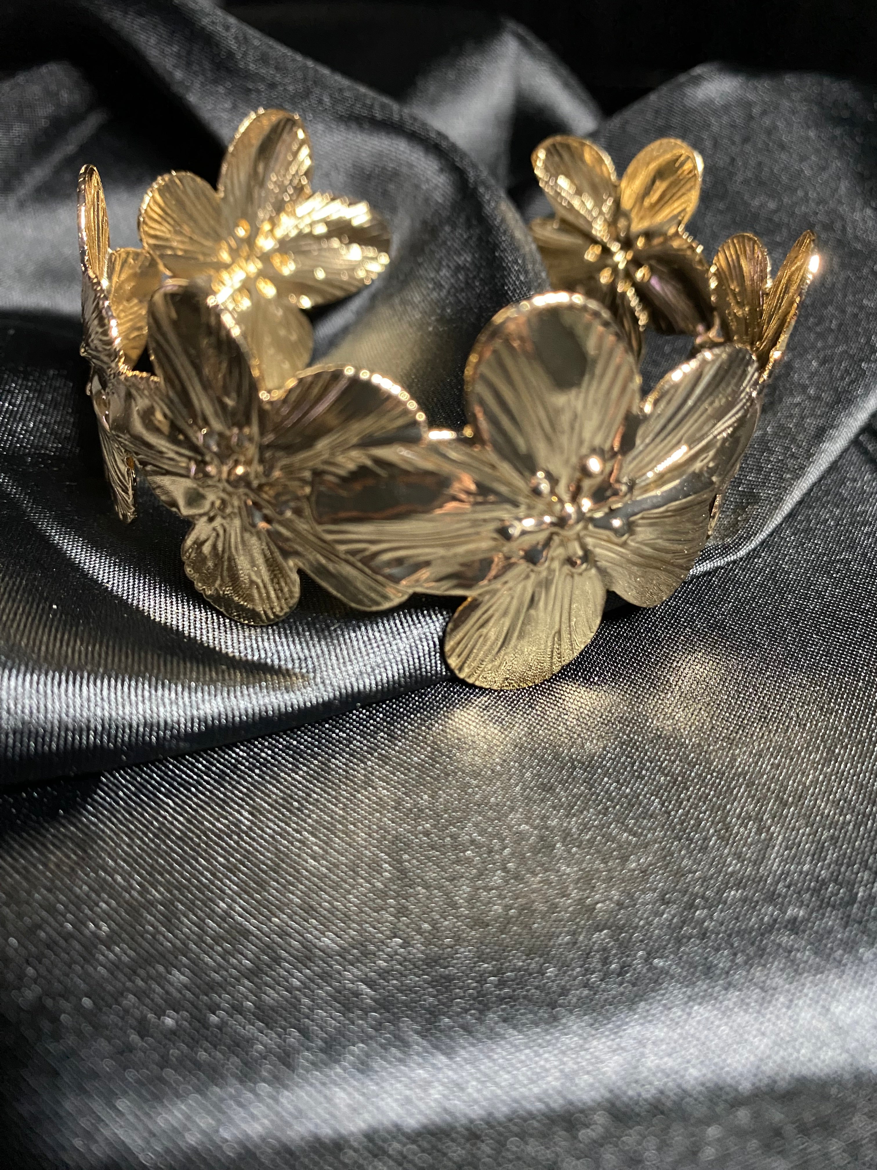 bracelet fleur doré