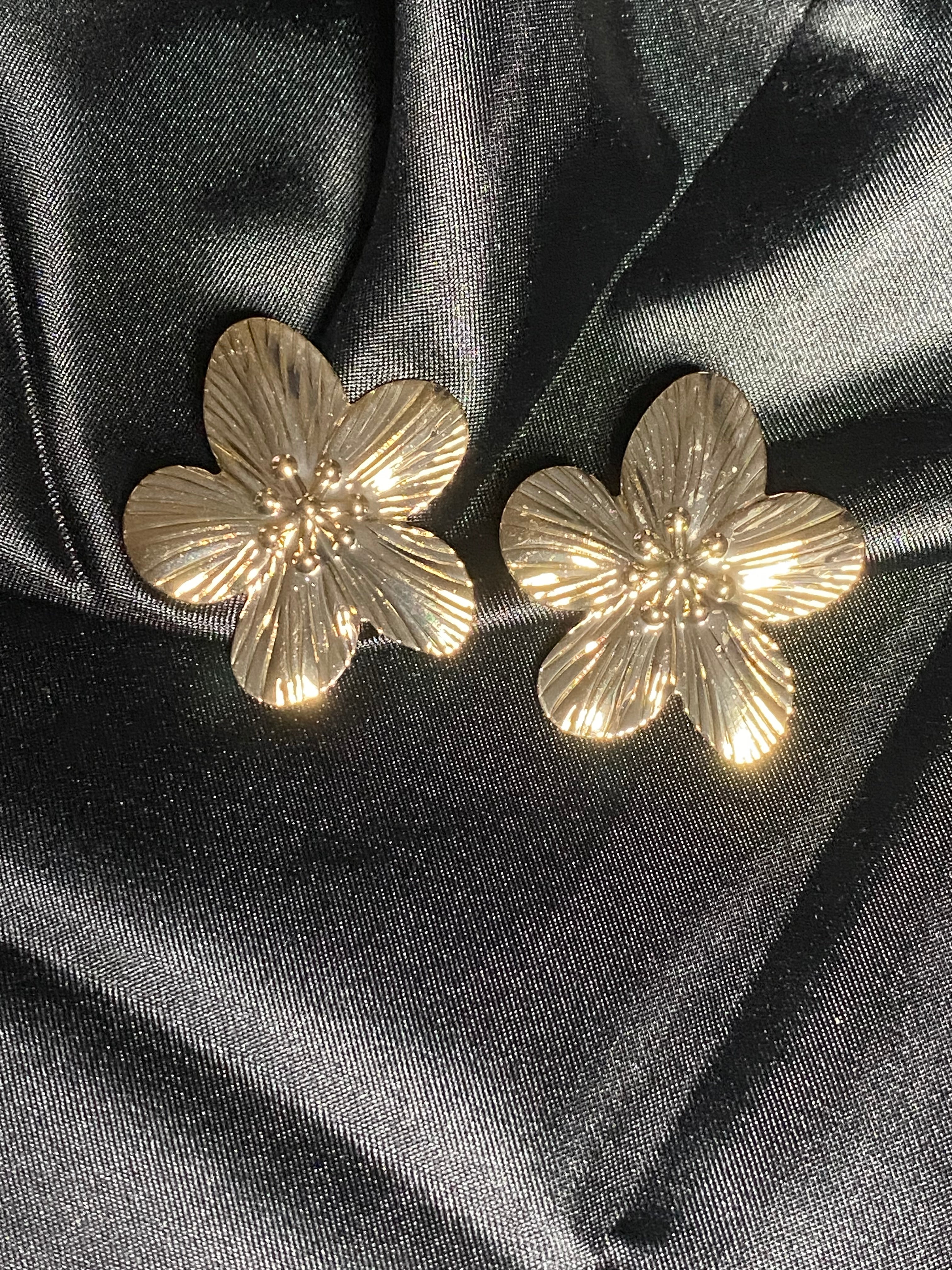 boucles d'oreilles fleurs doré