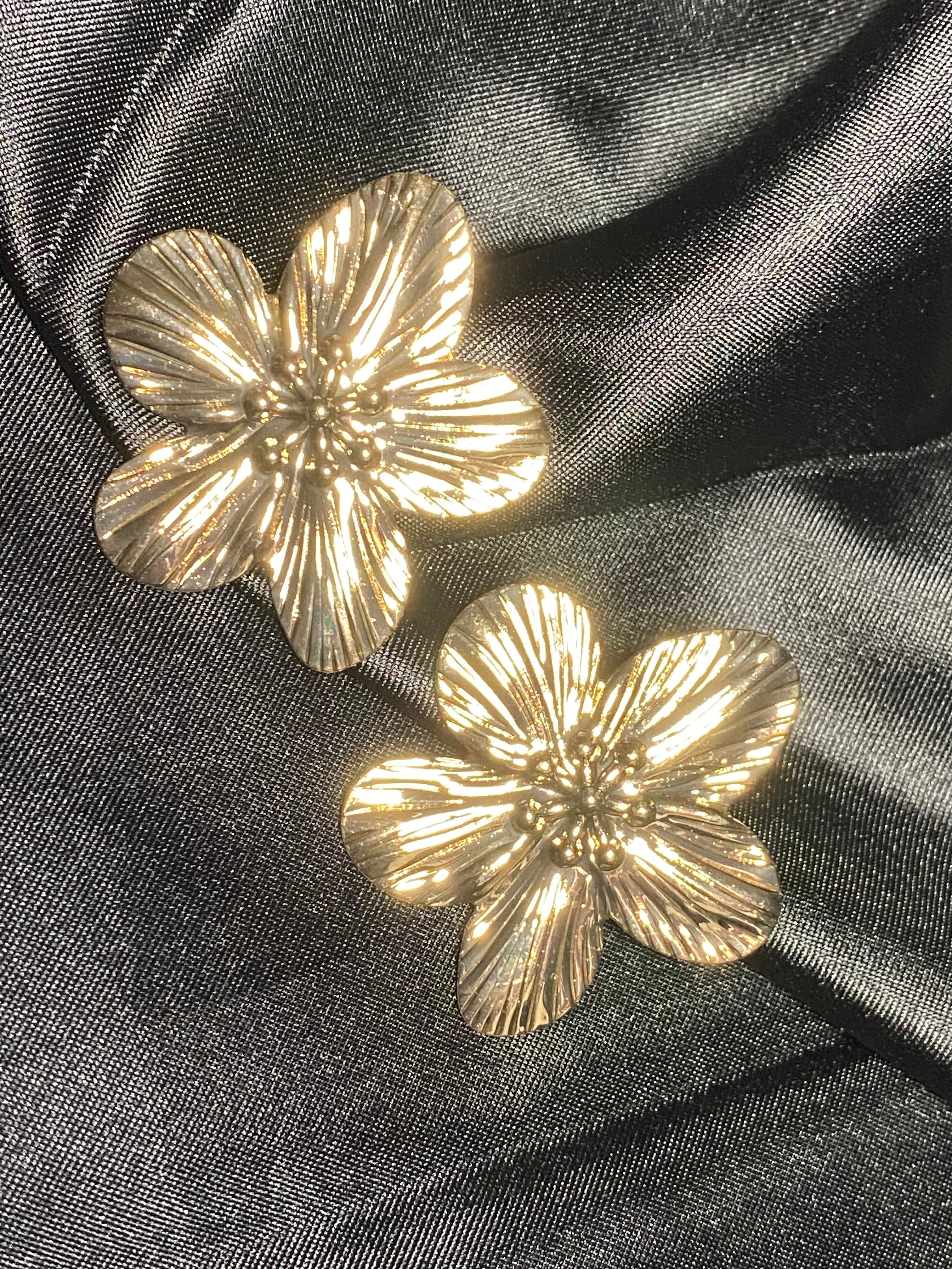 boucles d'oreilles fleurs doré