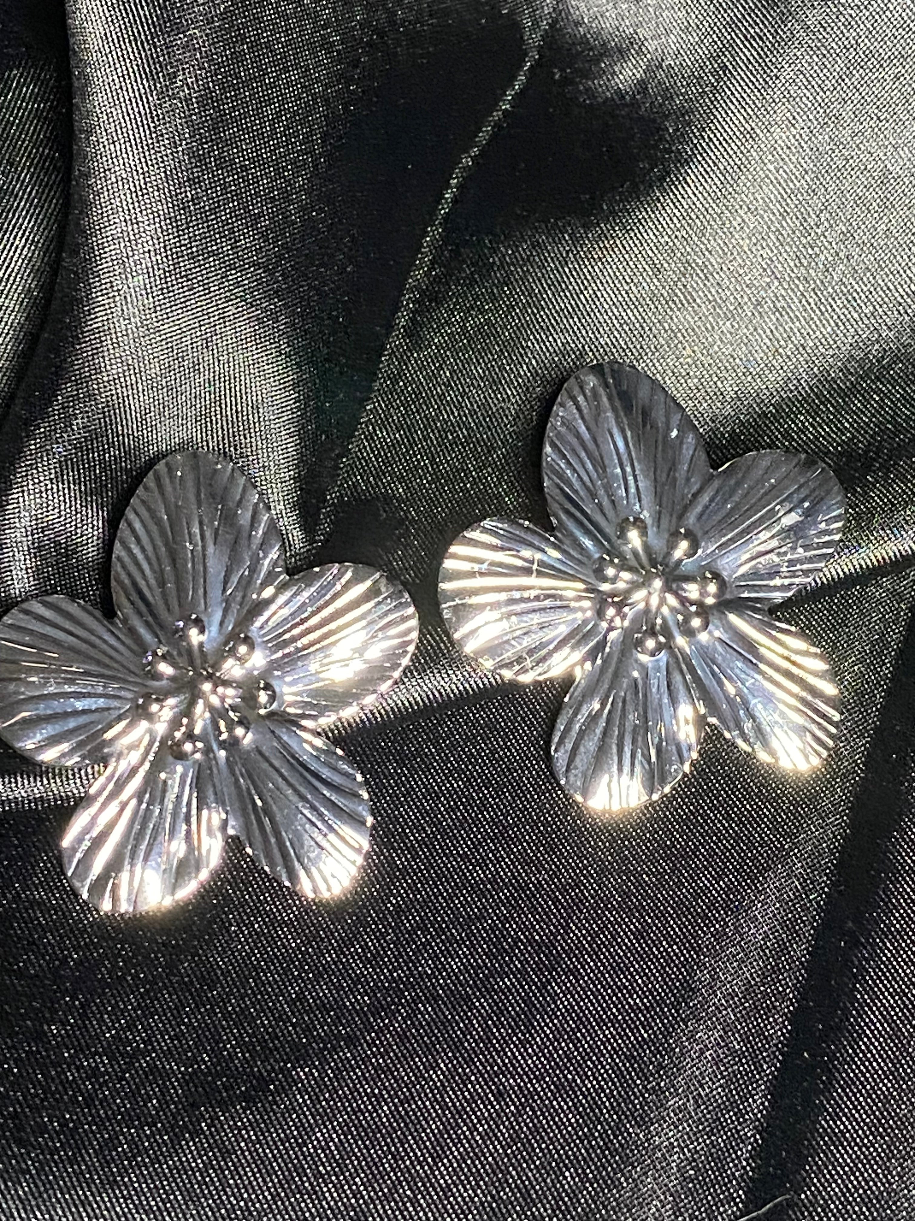 boucles d'oreilles fleurs argent