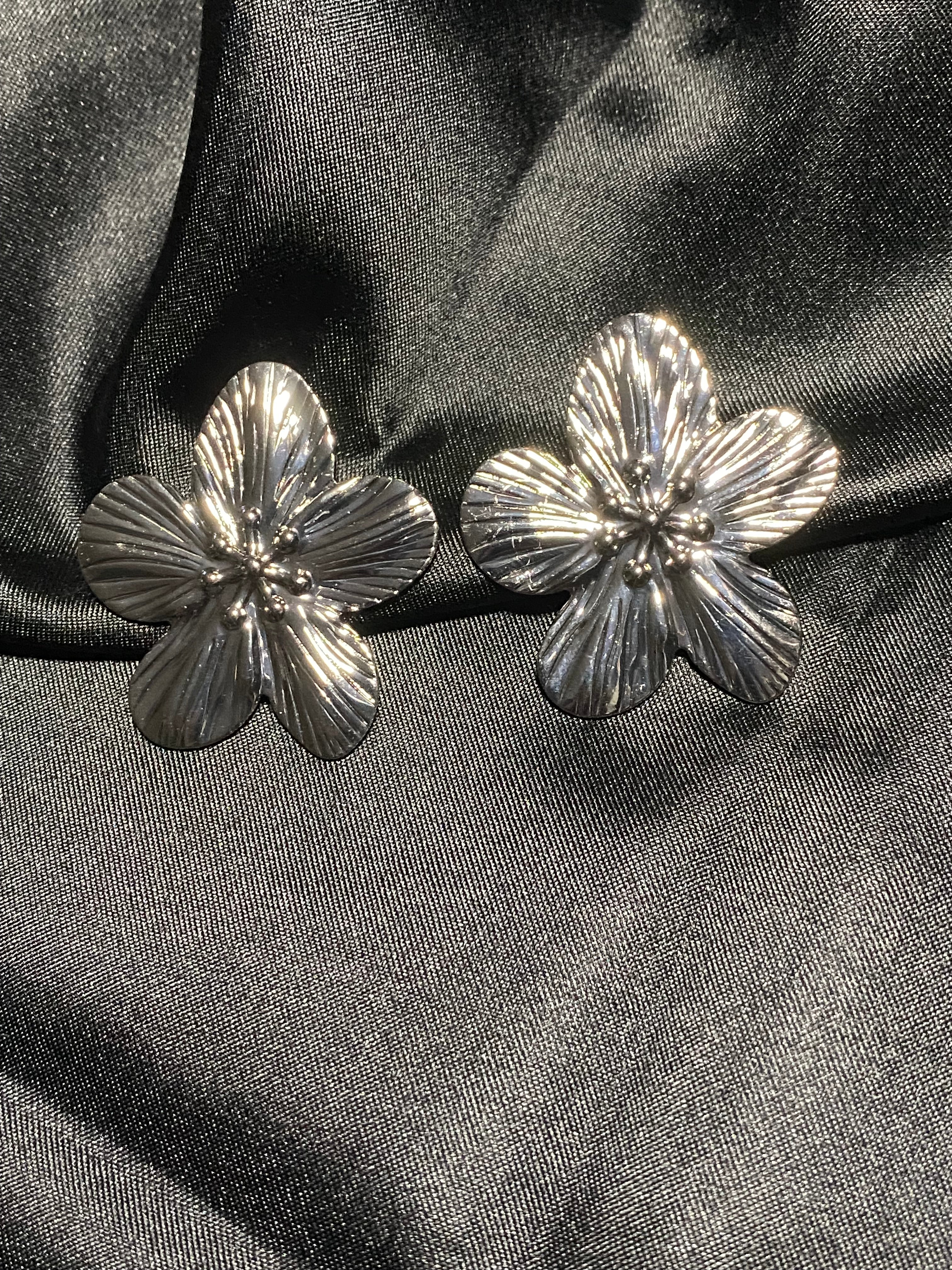 boucles d'oreilles fleurs argent