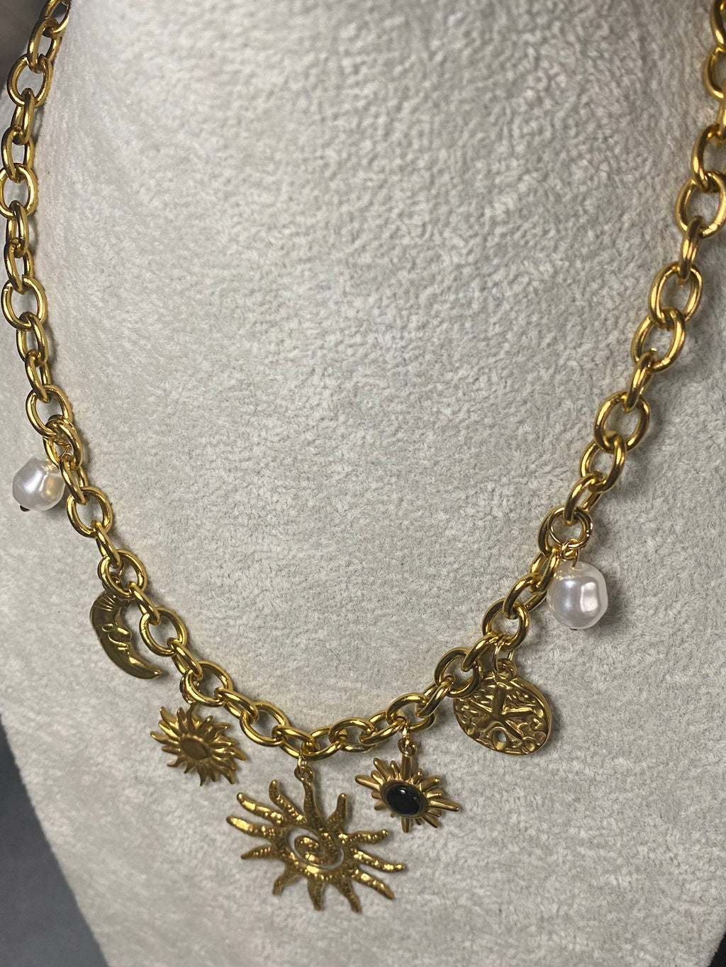 collier soleil doré