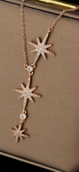 collier rose Tat